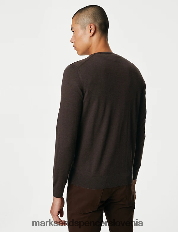 pulover z okroglim izrezom iz čiste ekstra fine merino volne grenka čokolada Marks & Spencer oblačila moški 6T8F6X5331